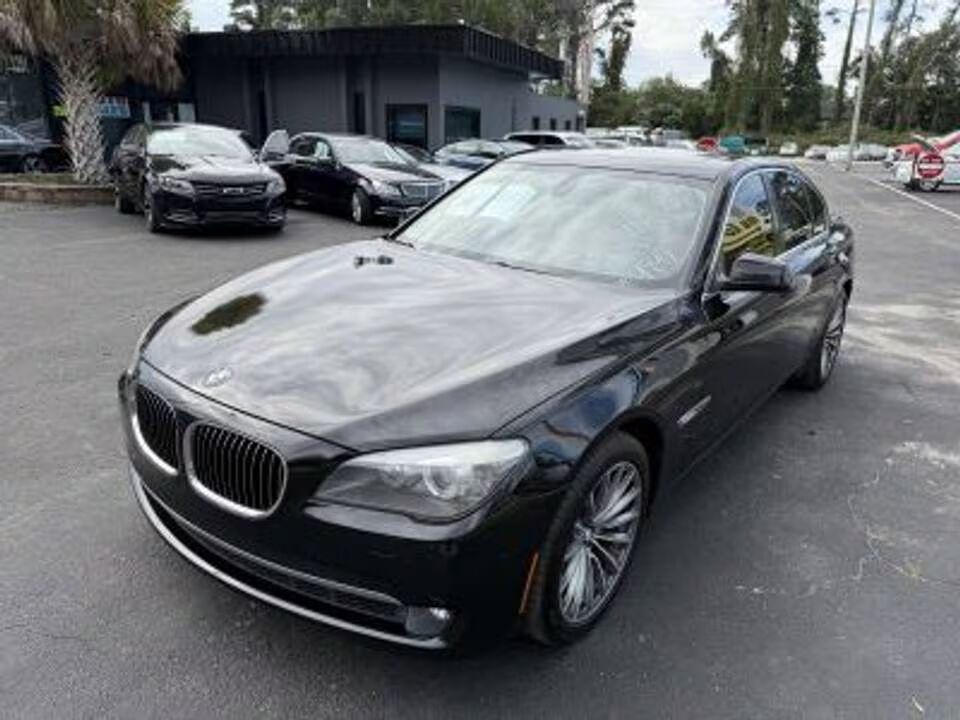 BMW 740i