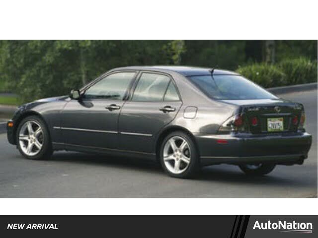 Lexus IS