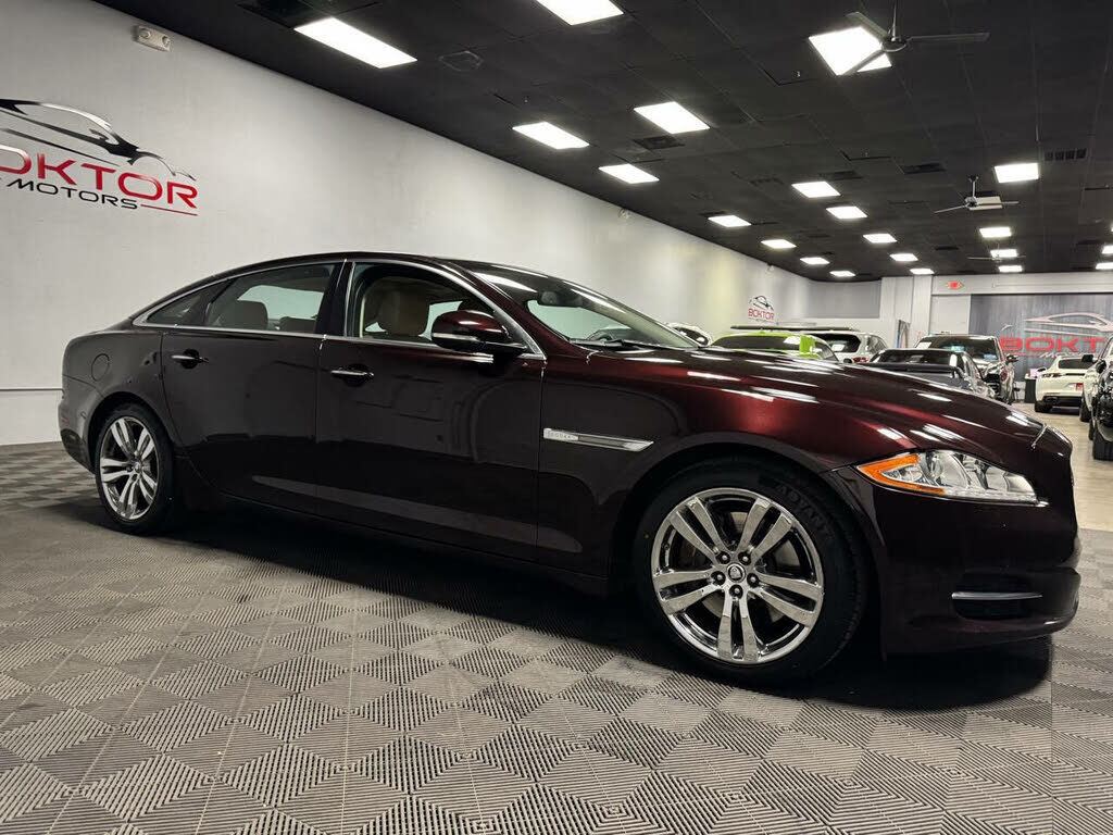Jaguar XJ