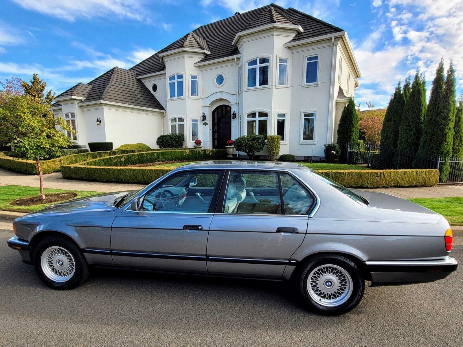 BMW 740i
