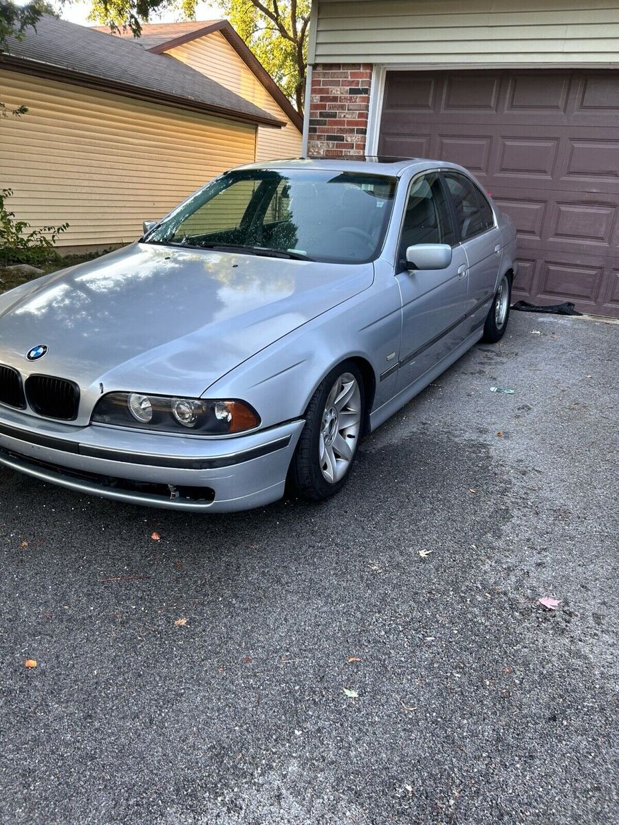 BMW 528i
