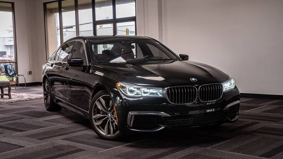 BMW M760i