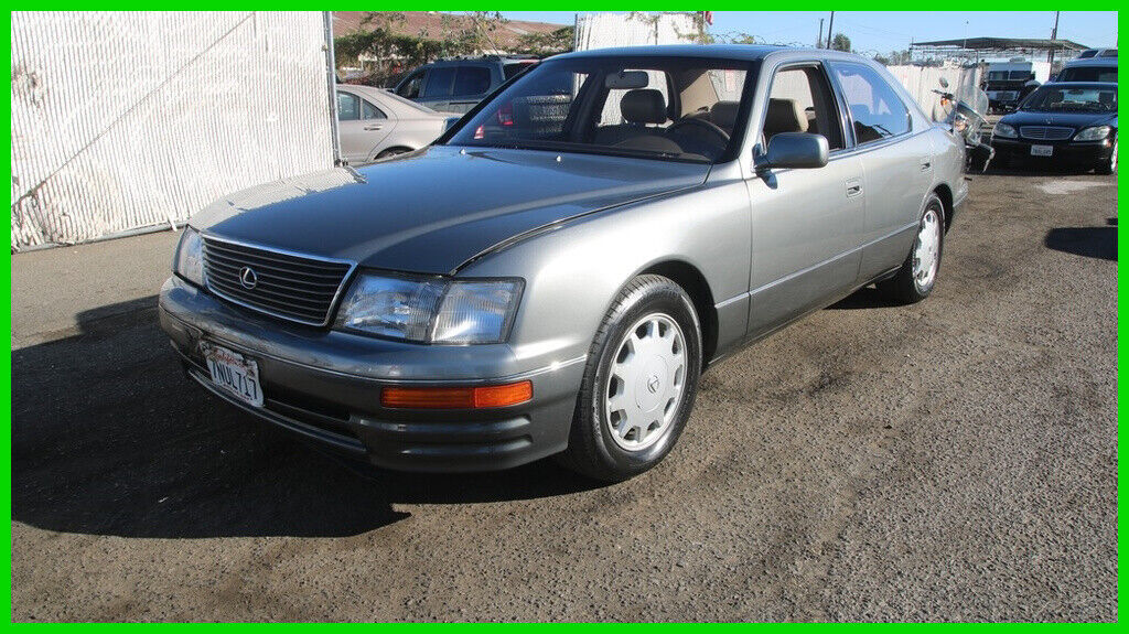 Lexus LS