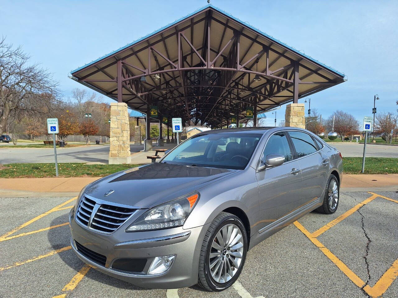 Hyundai Equus