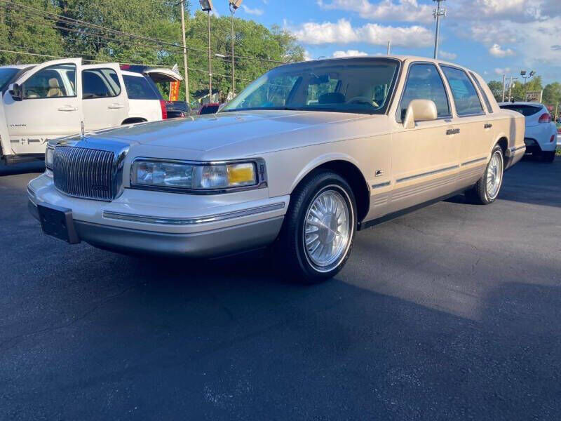 1995 LINCOLN Town Car