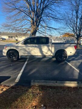 2011 NISSAN Titan