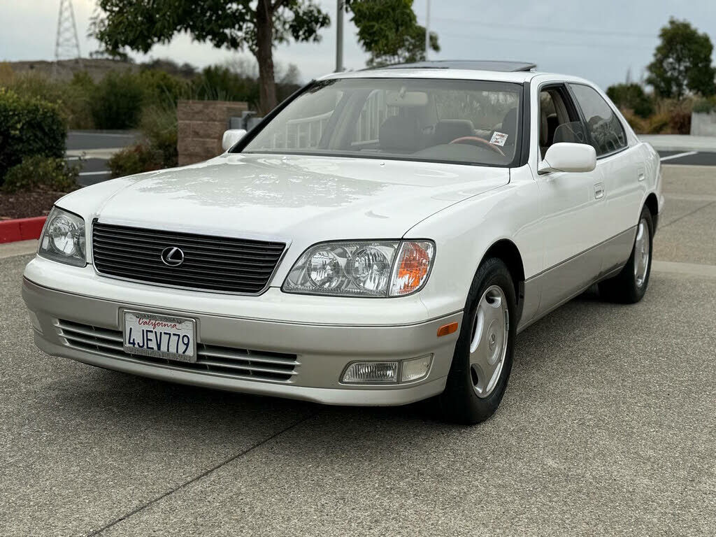 Lexus LS