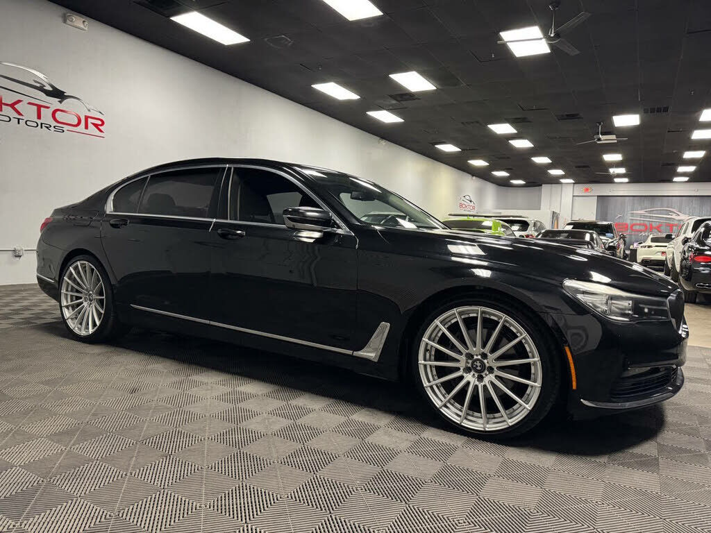 BMW 740i