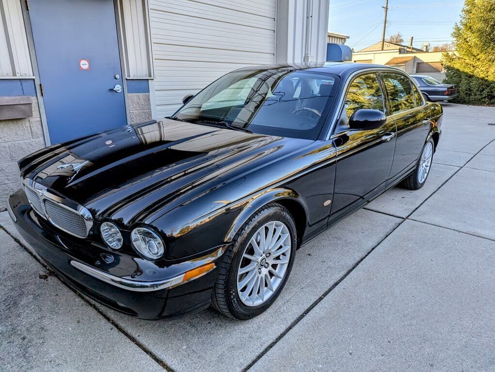 Jaguar XJ