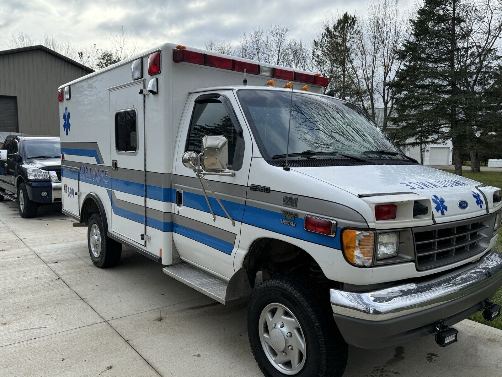 Ford E-350
