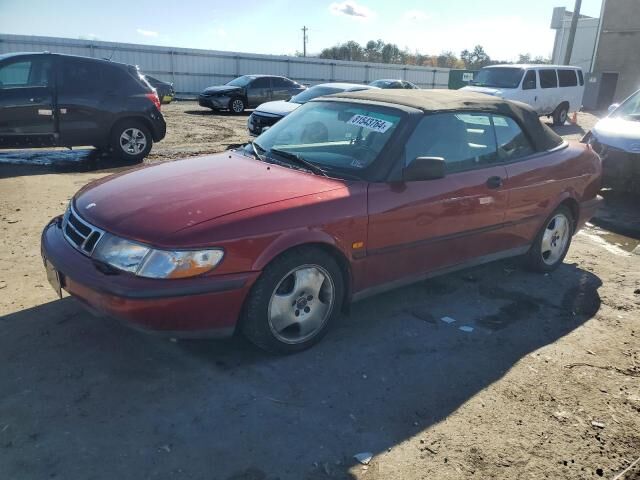 Saab 900