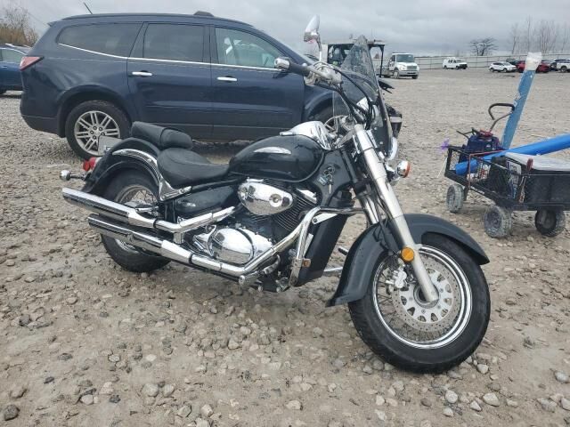 Suzuki VL800K