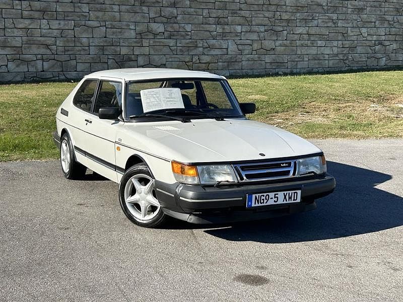 Saab 900