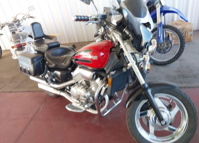 Honda VF750C2 (MAGNA)
