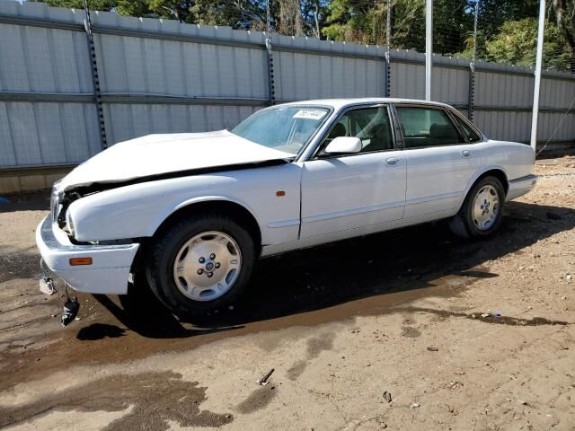 Jaguar XJ6