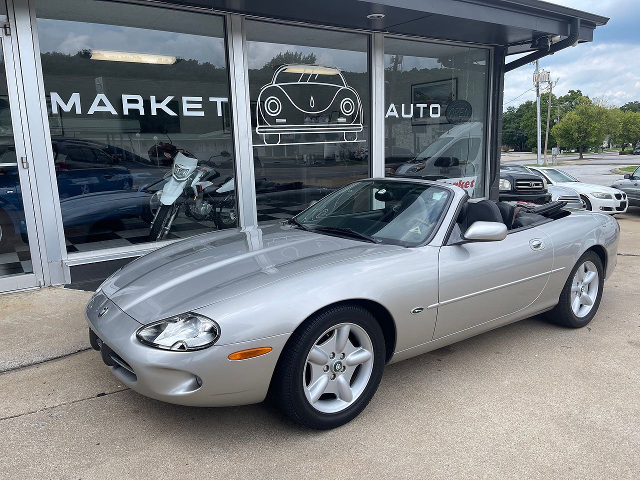 Jaguar XK8