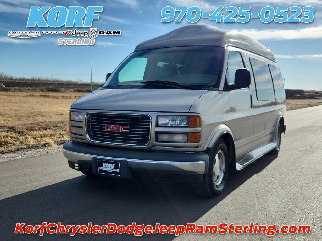 GMC Savana