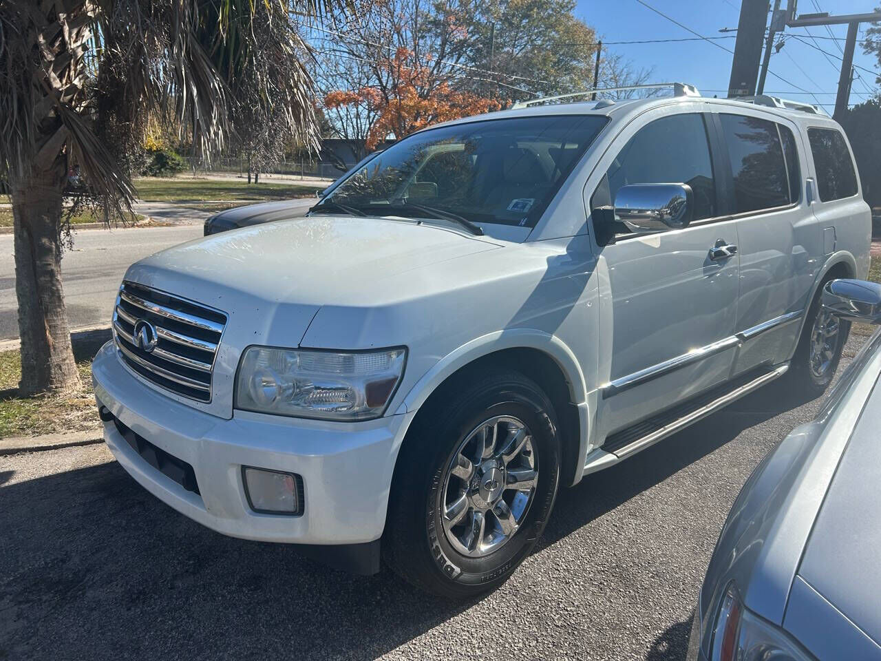 Infiniti QX56