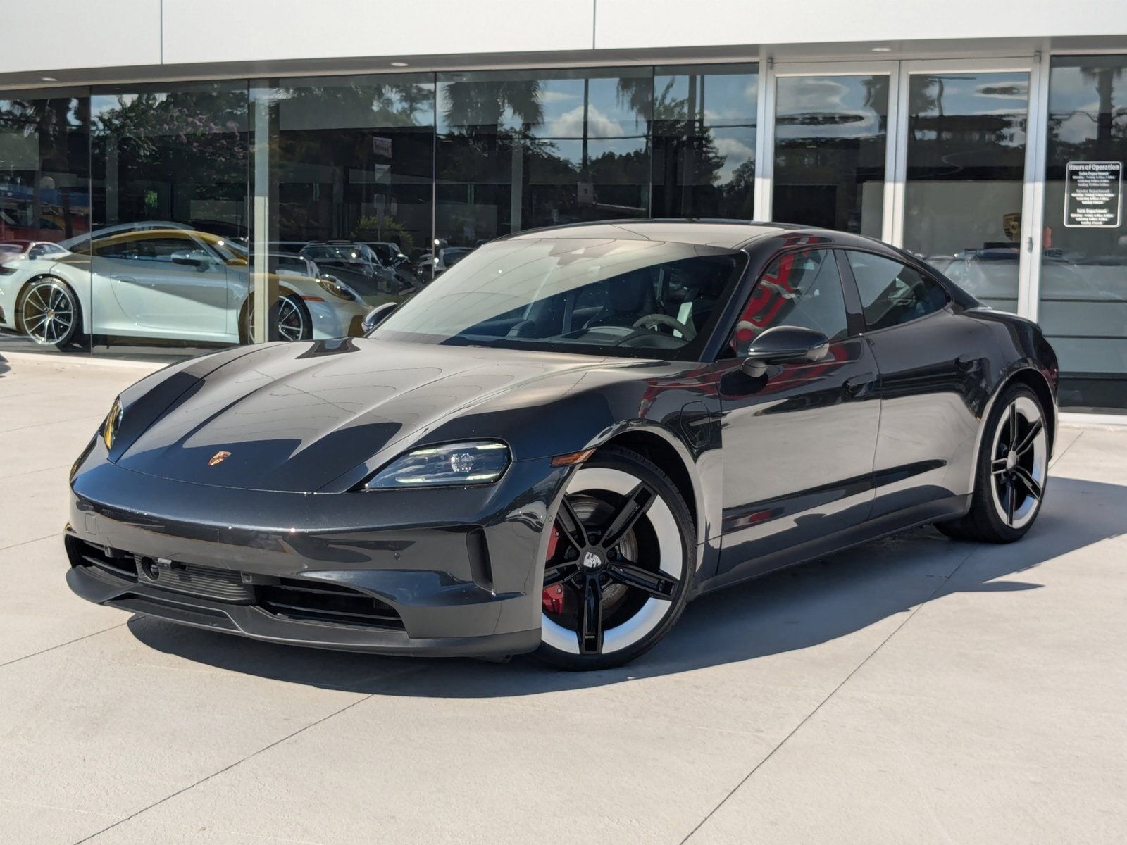 2025 PORSCHE Taycan