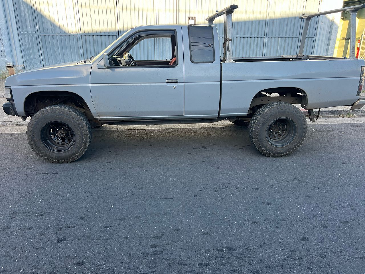 Nissan Pickup