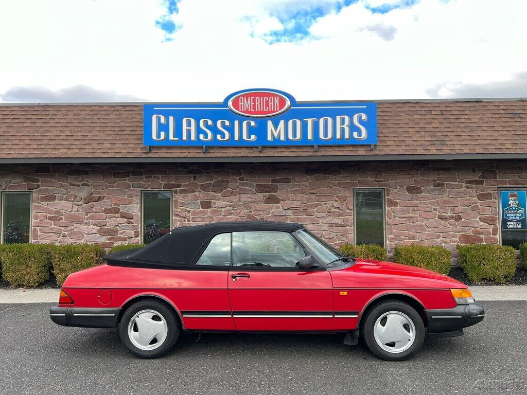 Saab 900