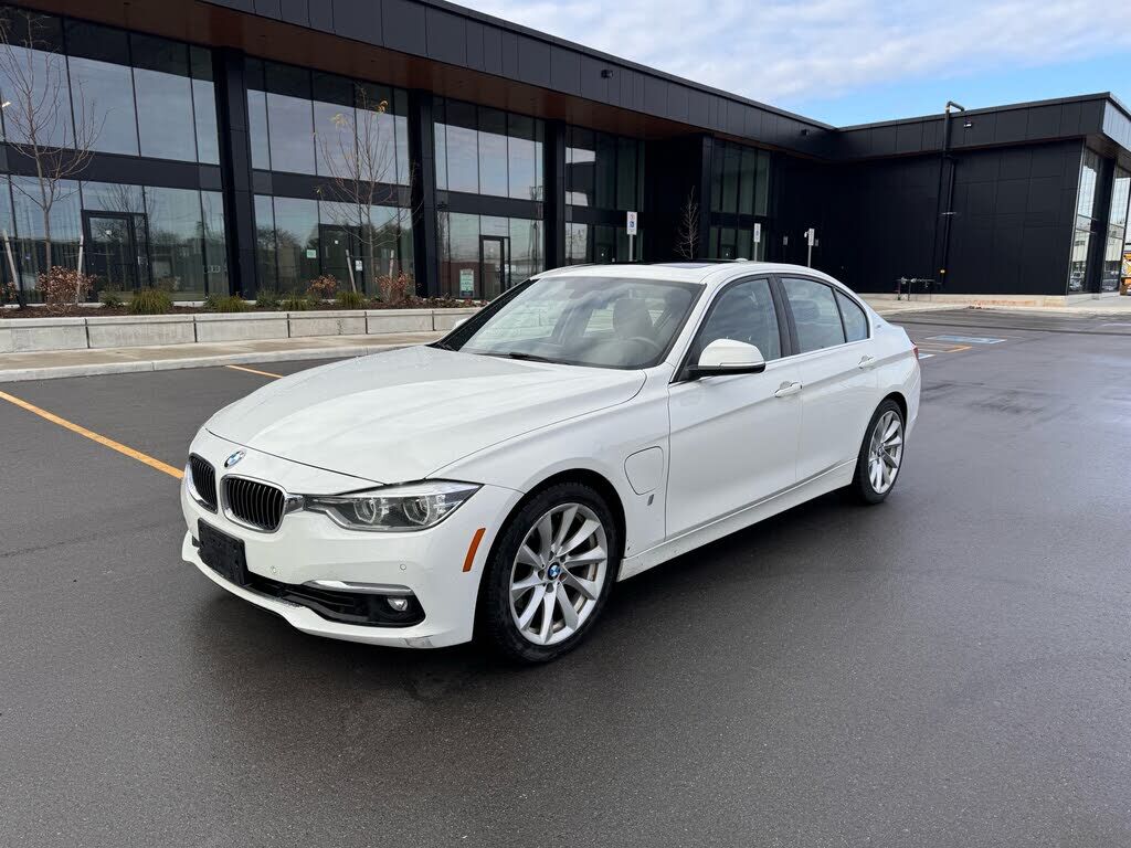 BMW 330e
