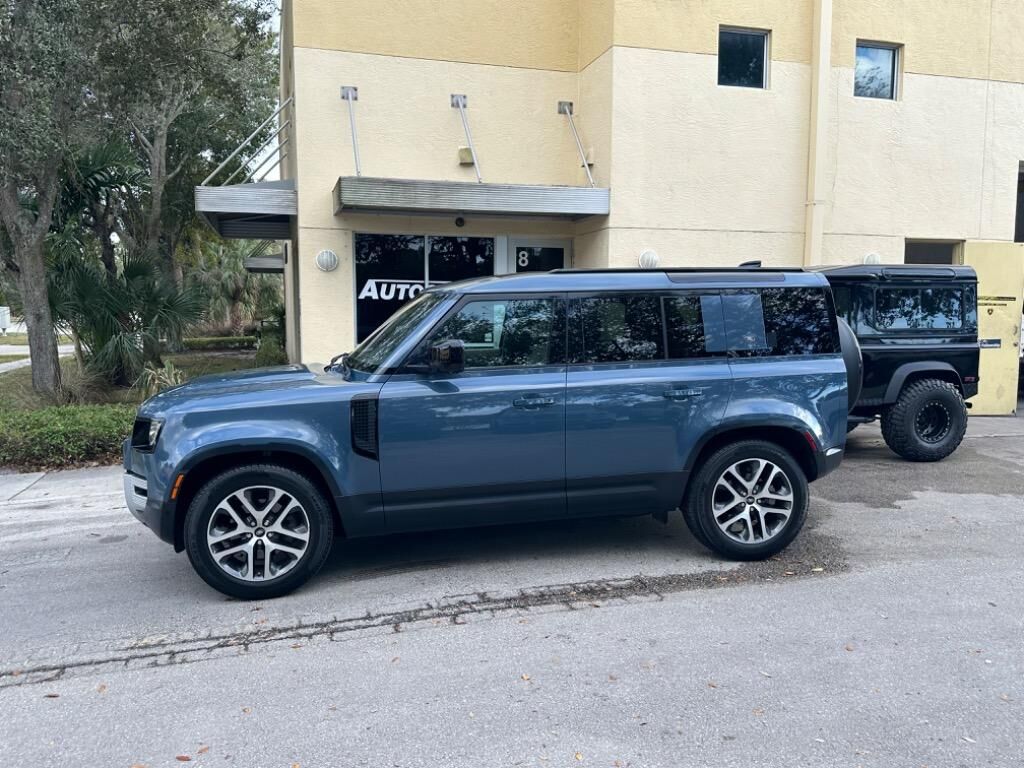 2020 LAND ROVER Defender