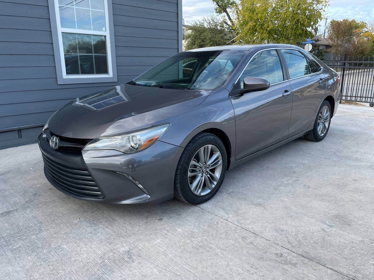 2016 TOYOTA Camry