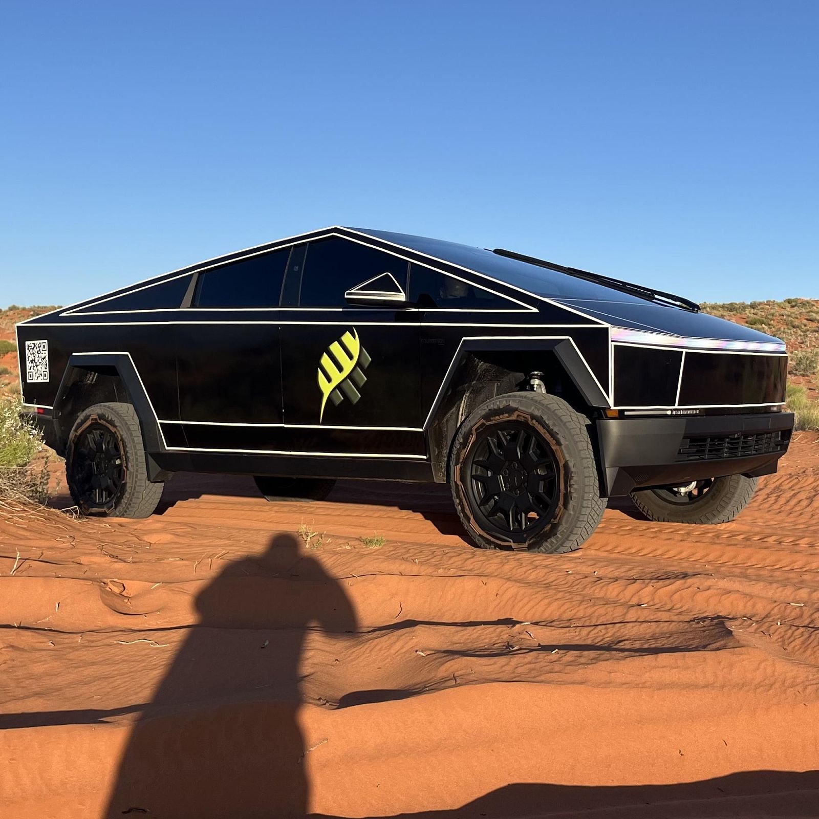 2024 TESLA Cybertruck
