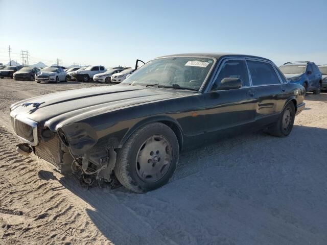 Jaguar XJ6