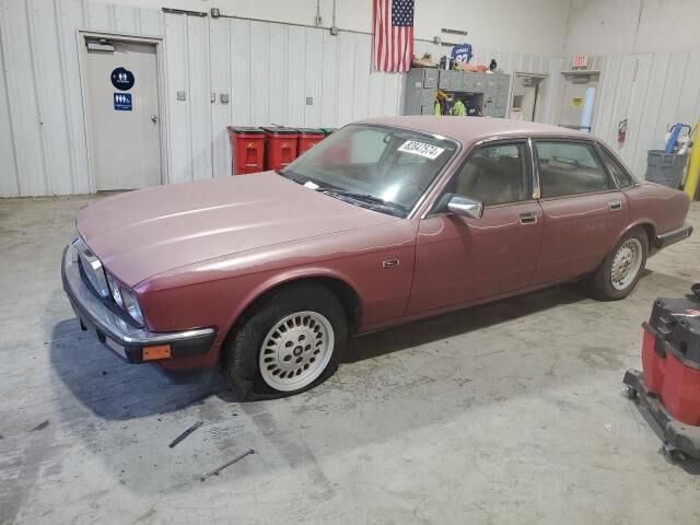 Jaguar XJ6