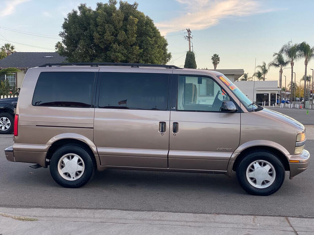 Chevrolet Astro Van