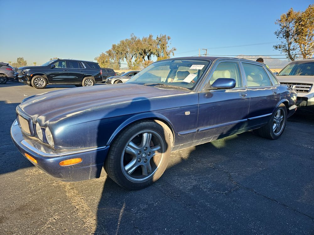 Jaguar XJR