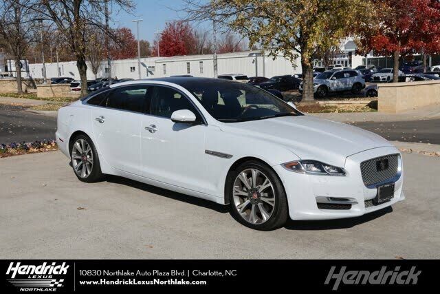 Jaguar XJ