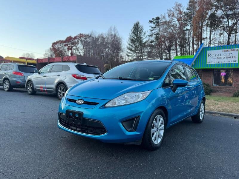 2012 FORD Fiesta