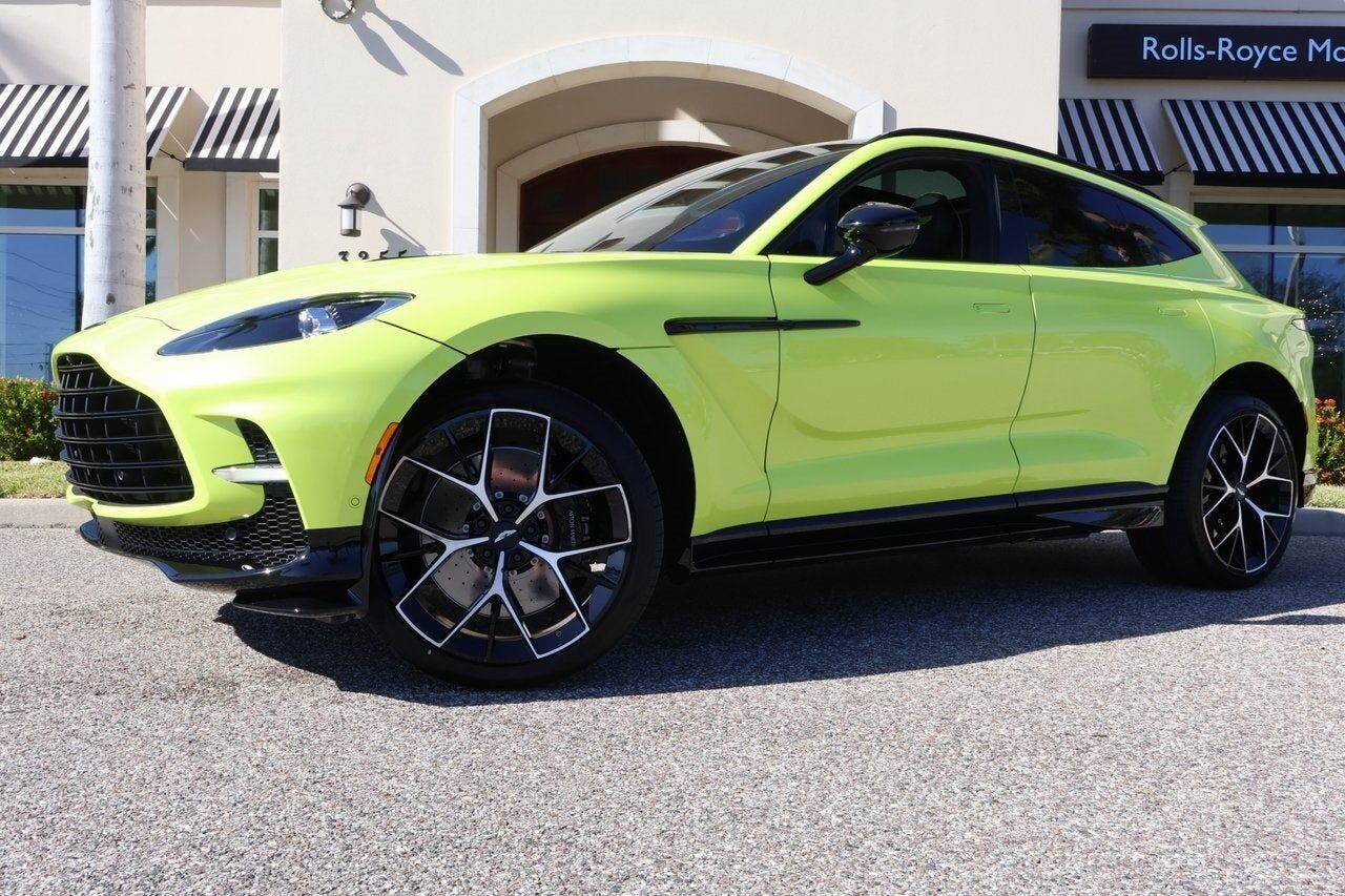 2025 ASTON MARTIN DBX