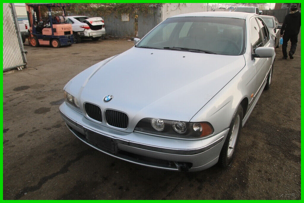 BMW 528i