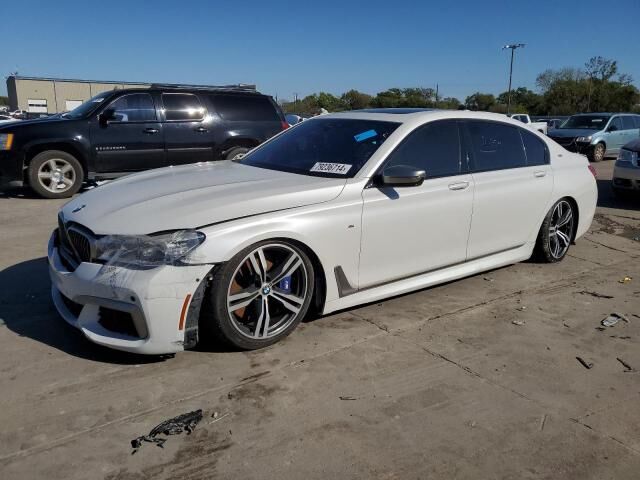 BMW M760i