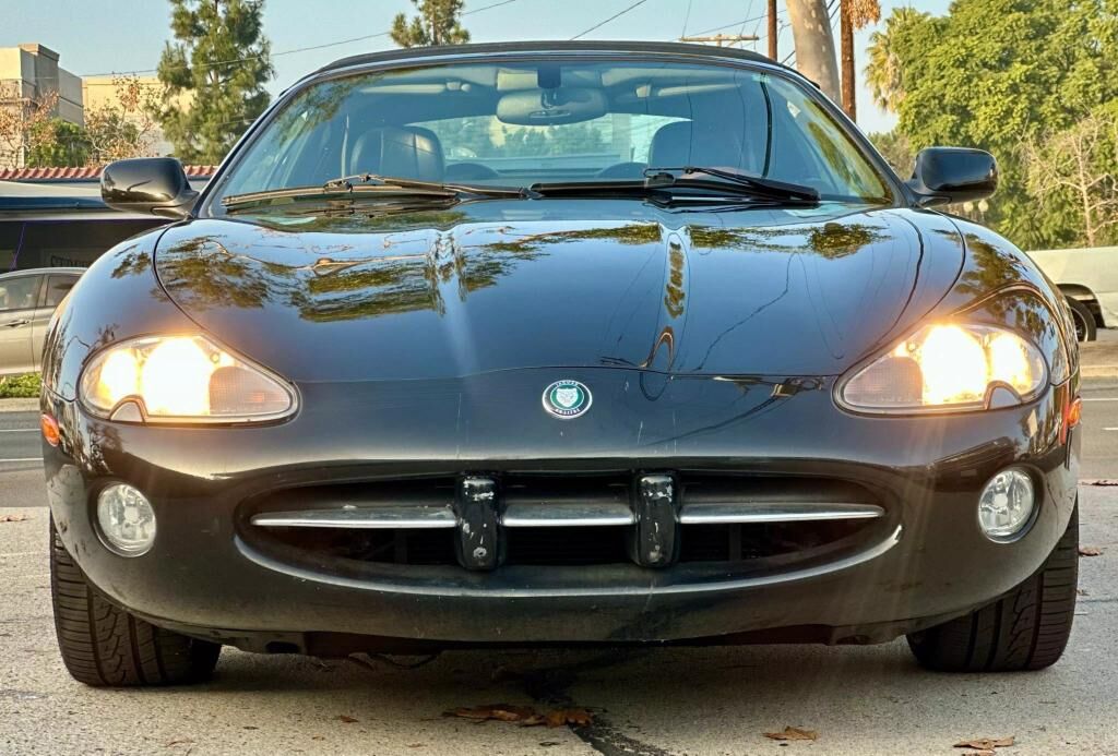 Jaguar XK8