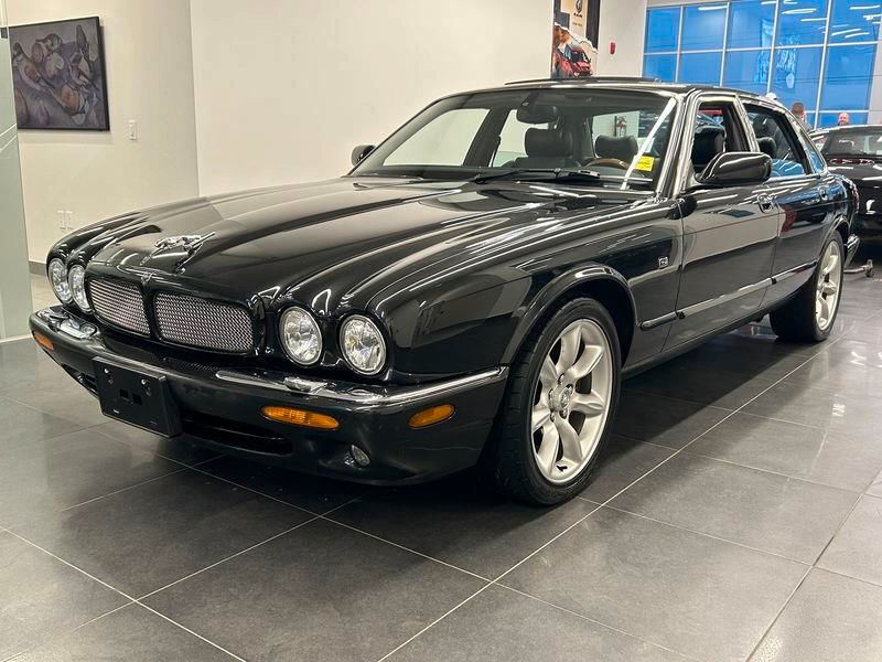 Jaguar XJR