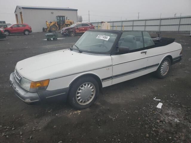 Saab 900