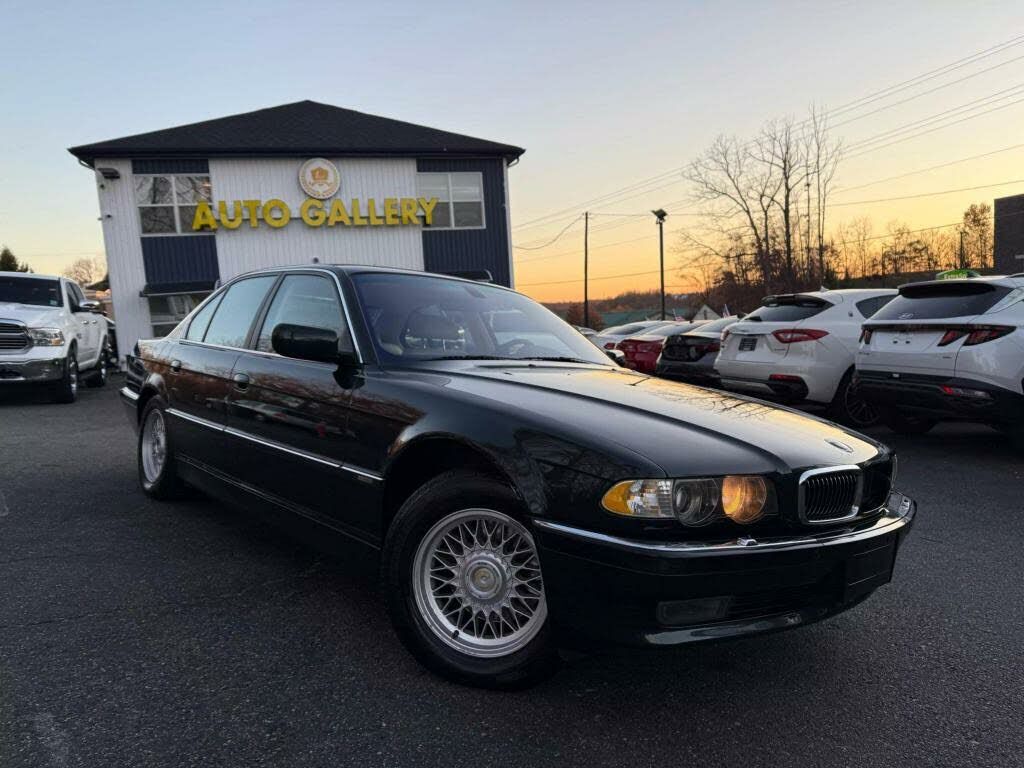 BMW 740i