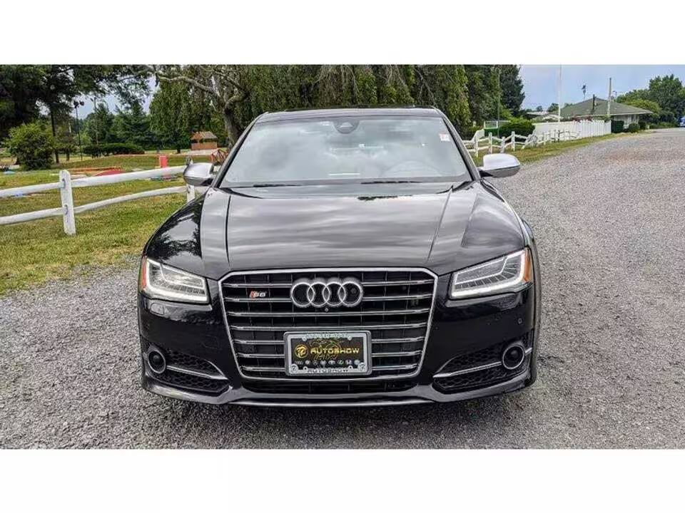 Audi S8