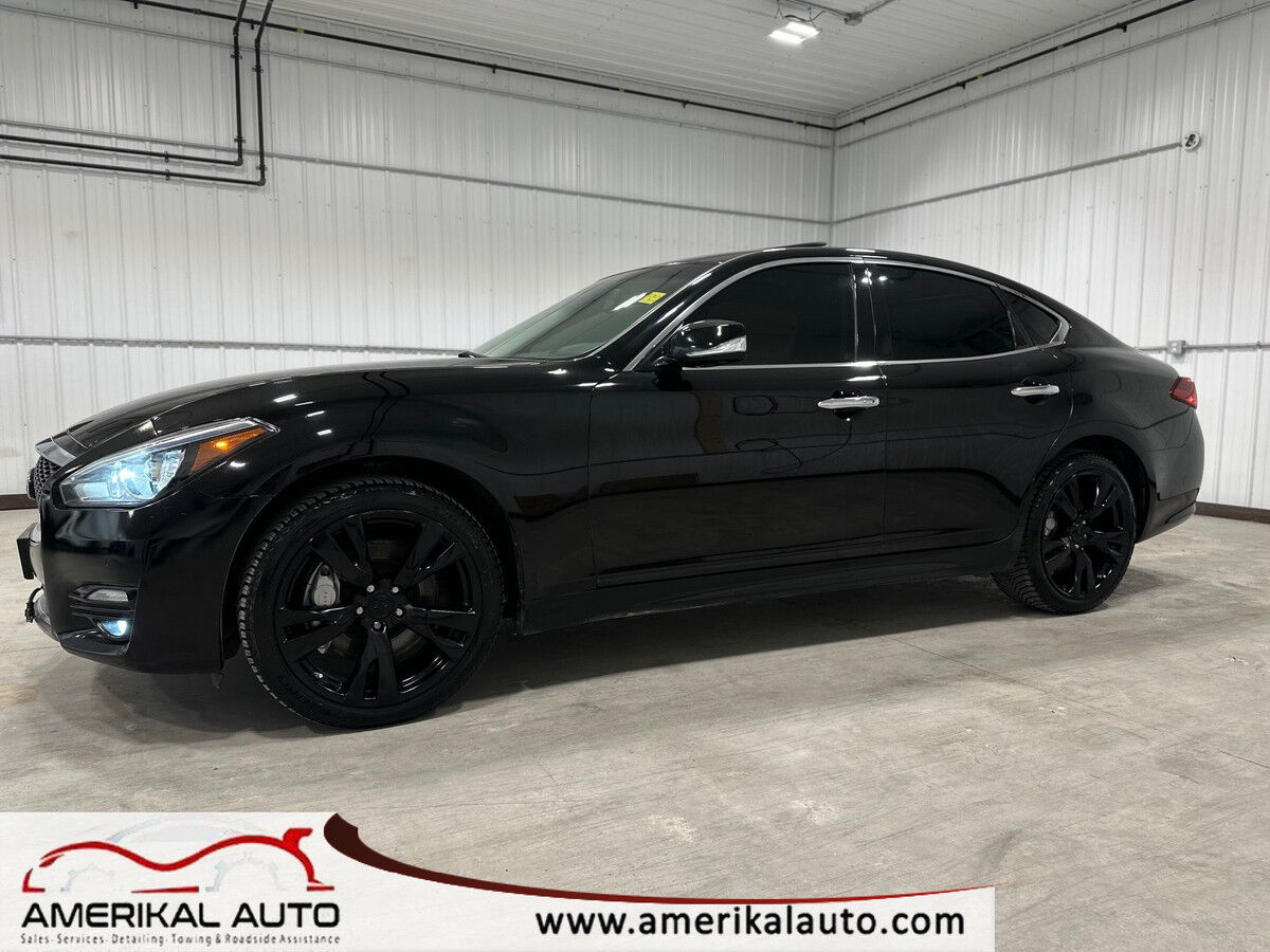 Infiniti Q70