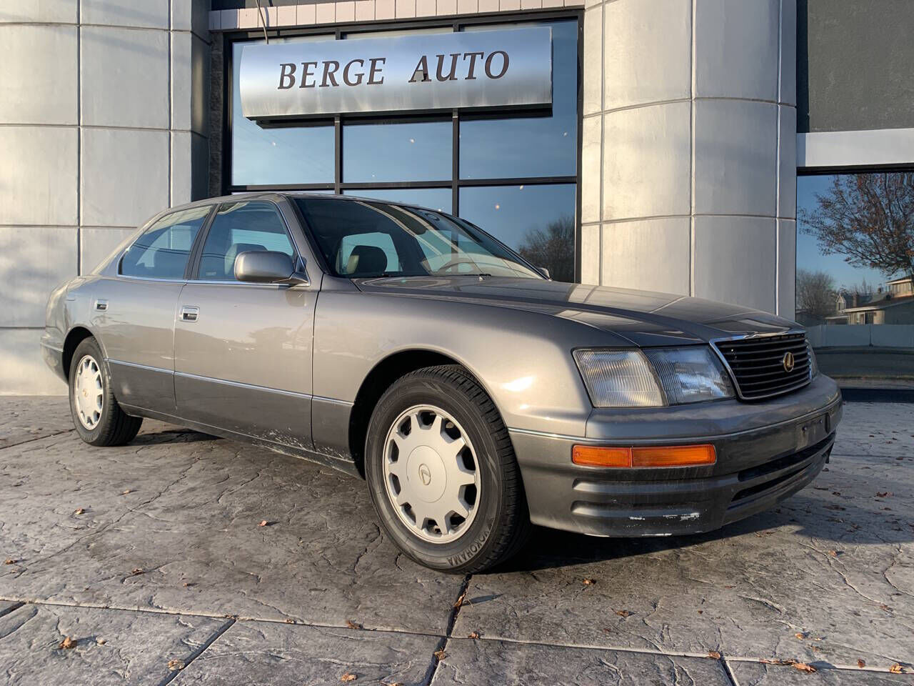 Lexus LS