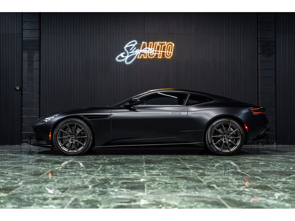 Aston Martin DB11