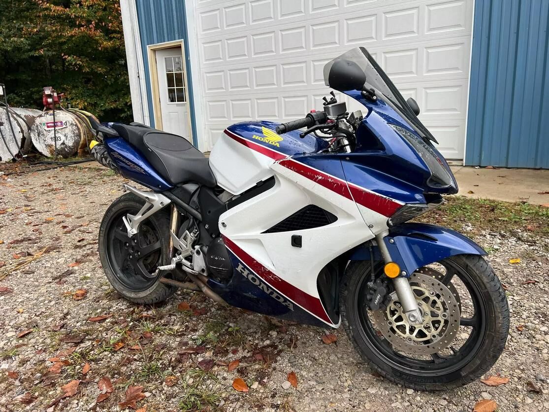 Honda VFR800 (INTERCEPTOR)