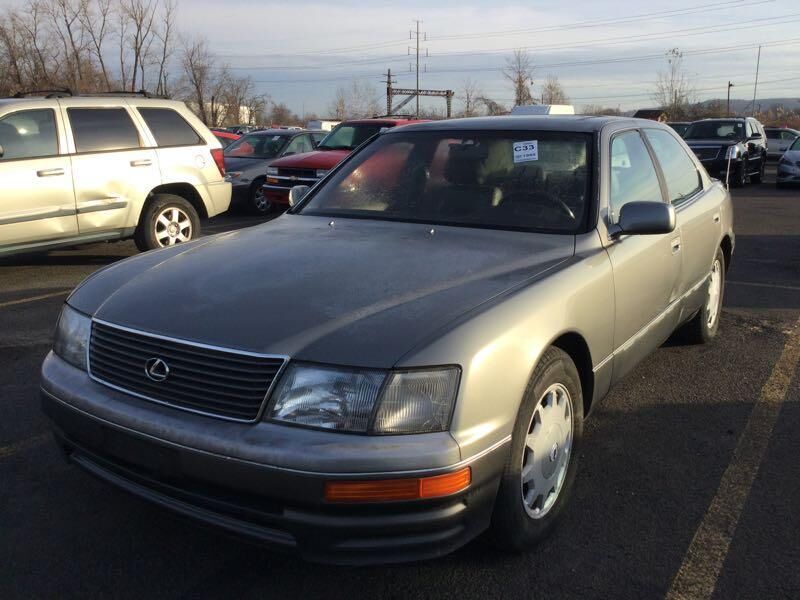 Lexus LS