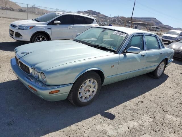 Jaguar XJ8