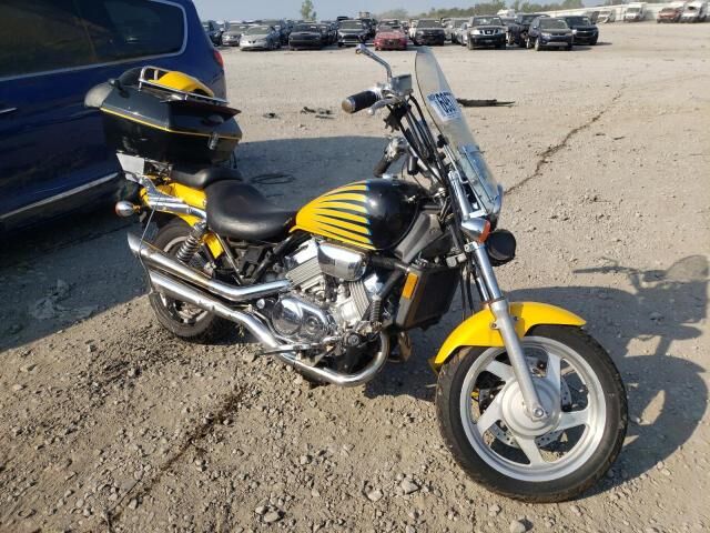 Honda VF750C (MAGNA)